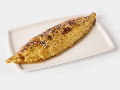 Kavurmalı Pide — köz üstünde