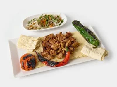 Kuzu Şiş — köz üstünde